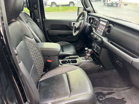 Certified 2023 Jeep Gladiator Overland image 32