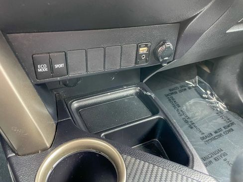 Used 2013 Toyota RAV4 XLE AWD/4WD image 21