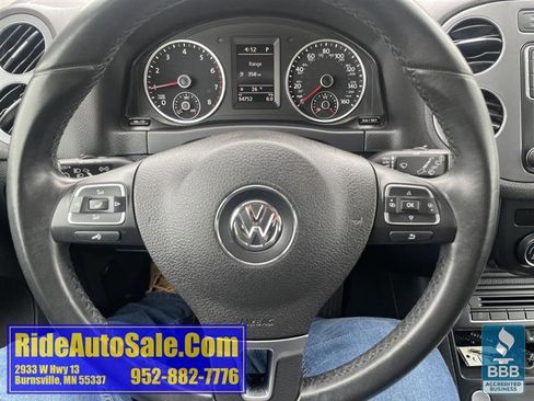 Used 2017 Volkswagen Tiguan S image 17