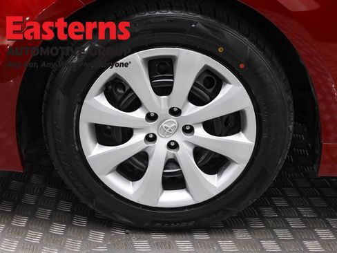 Used 2025 Toyota Corolla LE image 32