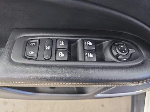 Used 2019 Jeep Compass Latitude w/ Cold Weather Group AWD/4WD image 26