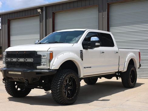 Used 2018 Ford F250 King Ranch w/ King Ranch Ultimate Package AWD/4WD image 8
