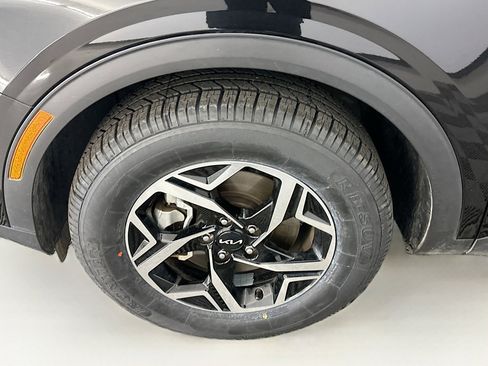 Used 2024 Kia Sportage LX image 11