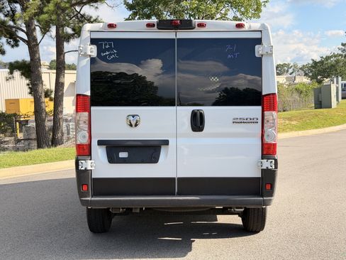 Used 2025 RAM ProMaster 2500 w/ U-Haul Equipment Group FWD image 11