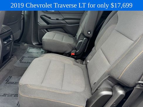 Used 2019 Chevrolet Traverse LT FWD image 12