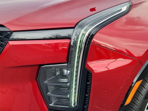 Certified 2024 Cadillac XT4 Sport image 5