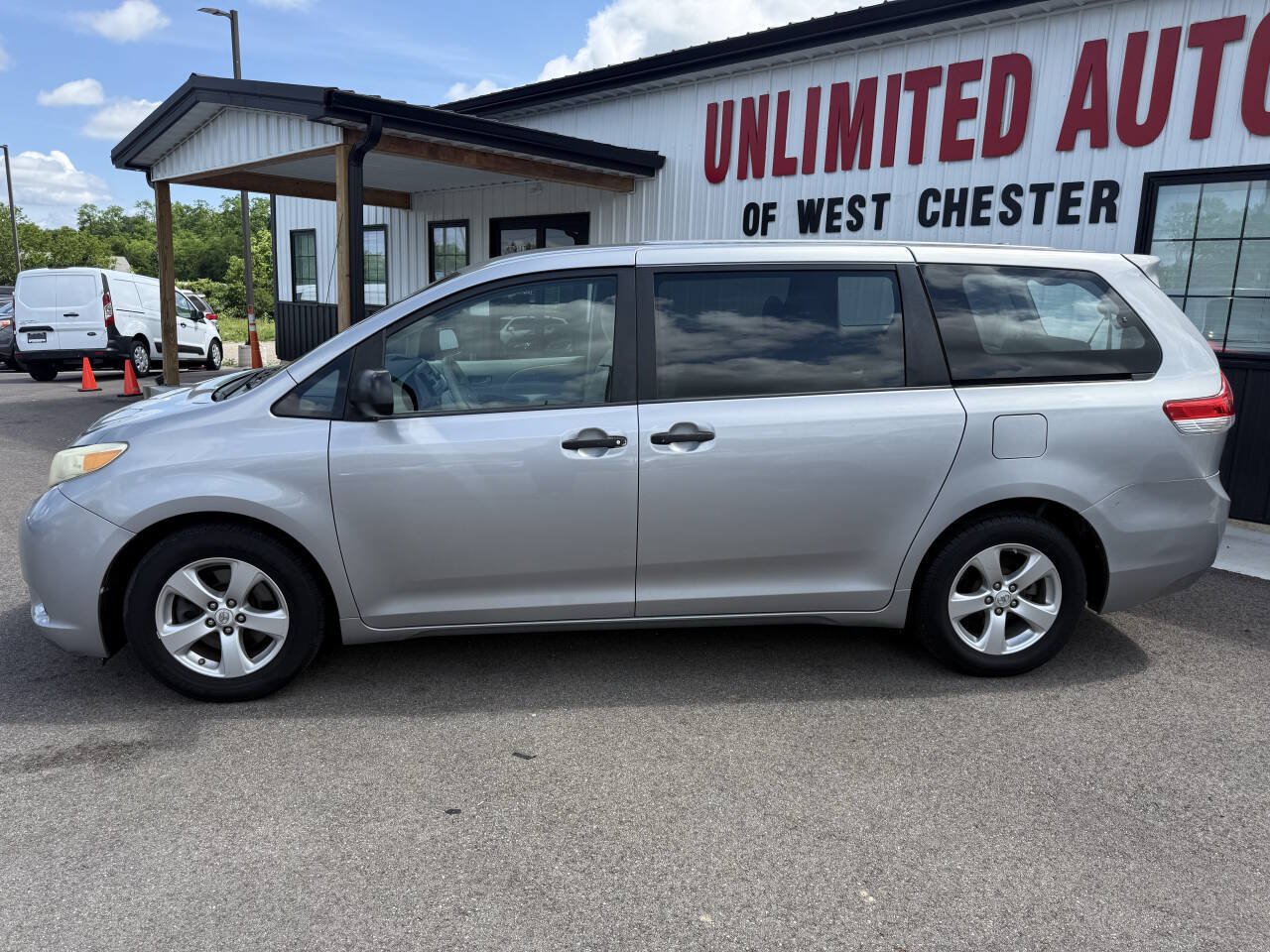 Used 2011 Toyota Sienna FWD image 12