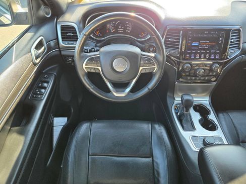 Used 2019 Jeep Grand Cherokee Limited w/ Luxury Group II AWD/4WD image 16