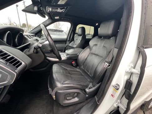 Used 2015 Land Rover Range Rover Sport SE image 10