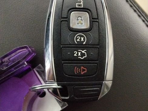 Used 2018 Lincoln MKX Reserve w/ Driver Assistance Package image 46