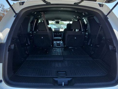 Used 2025 Honda Pilot Sport image 25