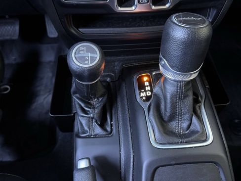 Used 2023 Jeep Gladiator Sport image 6