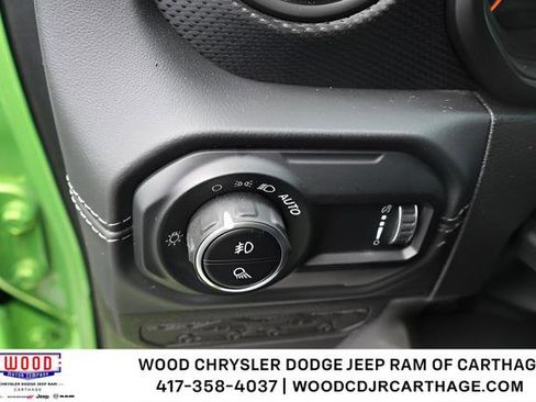 Used 2025 Jeep Gladiator Rubicon AWD/4WD image 17