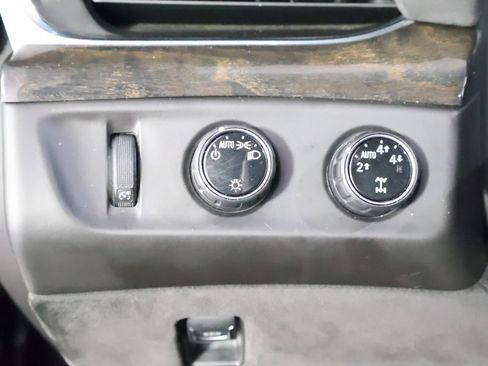 Used 2016 Cadillac Escalade Platinum AWD/4WD image 34