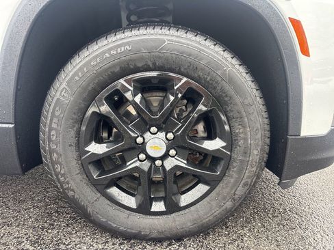 Used 2023 Chevrolet Traverse LS image 28