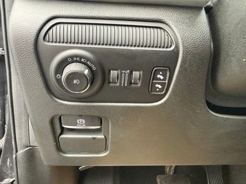 Used 2022 Jeep Wagoneer Series II AWD/4WD image 25