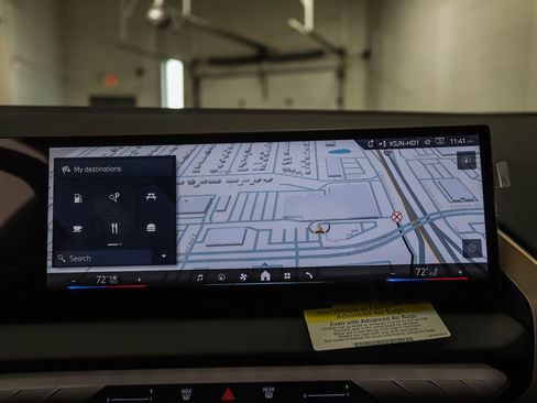 Used 2025 BMW X3 xDrive30i w/ Premium Package image 15