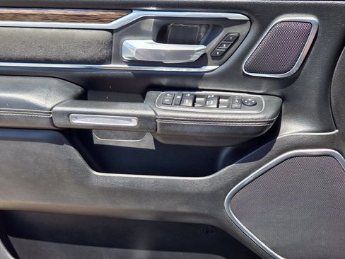 Used 2019 RAM 1500 Laramie AWD/4WD image 7