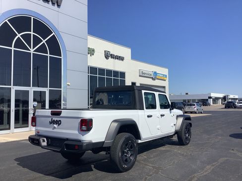 New 2026 Jeep Gladiator Sport AWD/4WD image 5