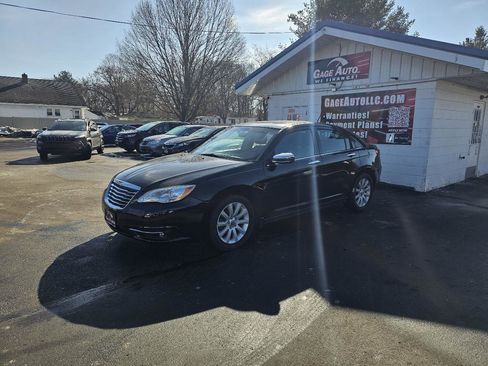 Used 2014 Chrysler 200 Limited image 5