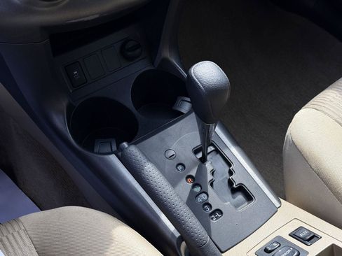 Used 2011 Toyota RAV4 2WD V6 w/ Tow Prep Pkg image 14