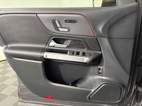 Used 2023 Mercedes-Benz GLB 250 image 19