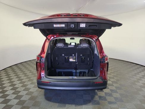 Used 2021 Toyota Sienna XLE image 8