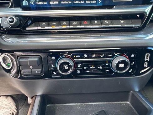 Used 2023 Chevrolet Silverado 1500 High Country w/ Technology Package AWD/4WD image 18