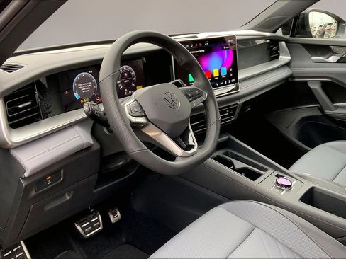 New 2026 Volkswagen Tiguan SE R-Line image 7