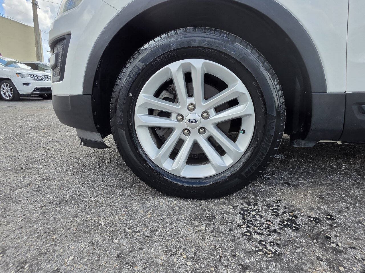 Used 2017 Ford Explorer FWD image 9