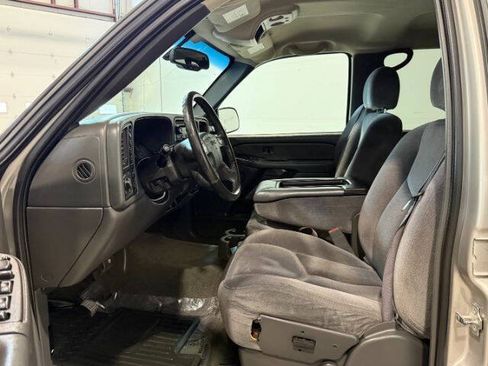 Used 2005 GMC Sierra 1500 SLE w/ Off-Road Package AWD/4WD image 15