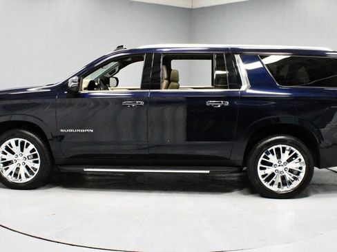 Used 2021 Chevrolet Suburban Premier w/ Premium Package AWD/4WD image 9