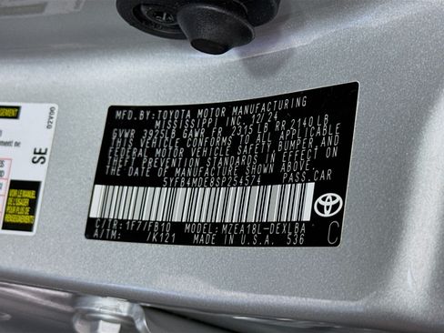 Used 2025 Toyota Corolla LE FWD image 39