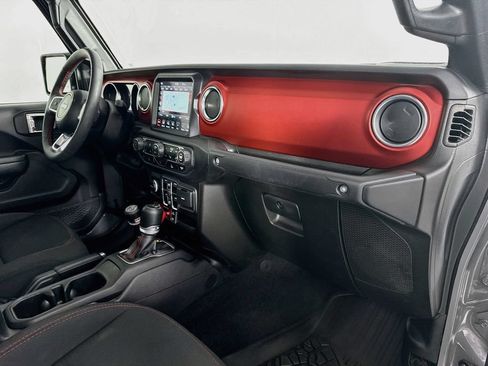 Used 2023 Jeep Gladiator Rubicon w/ Cold Weather Group AWD/4WD image 22