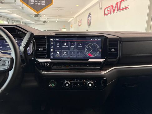 Used 2023 GMC Sierra 1500 Elevation AWD/4WD image 17
