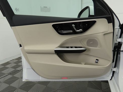 Certified 2025 Mercedes-Benz C 300 4MATIC Sedan image 24