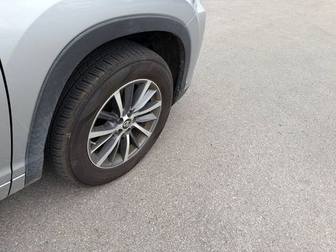 Used 2017 Toyota Highlander XLE FWD image 22