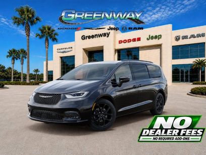 New 2026 Chrysler Pacifica Limited w/ S Appearance Package