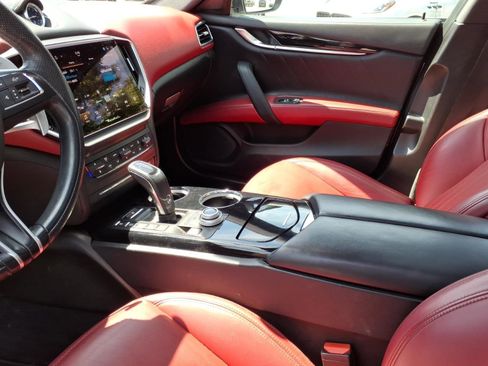 Used 2022 Maserati Ghibli Modena RWD image 21
