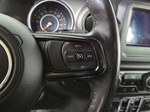 Used 2018 Jeep Wrangler Unlimited Sport S image 19