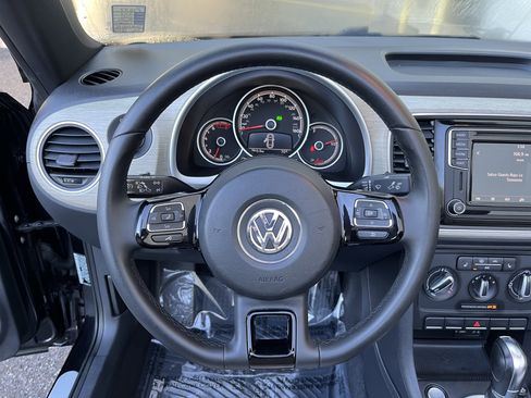Used 2018 Volkswagen Beetle 2.0T Coast w/ Coast Lighting Package image 16
