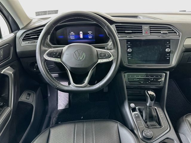 Certified 2024 Volkswagen Tiguan SE AWD/4WD image 22