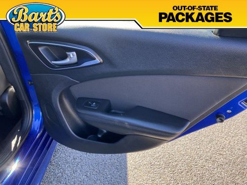 Used 2016 Chrysler 200 Limited image 8