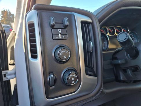 Used 2018 GMC Sierra 1500 SLT image 15