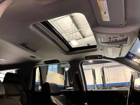 Used 2019 Chevrolet Tahoe LT w/ Luxury Package AWD/4WD image 23