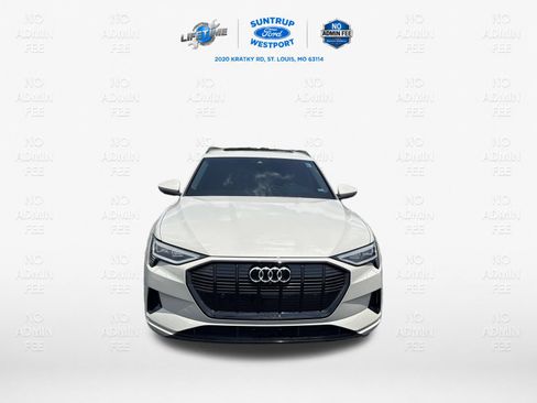 Used 2021 Audi e-tron Premium w/ Convenience Plus Package AWD/4WD image 9