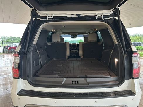 Used 2021 Ford Expedition Limited RWD image 11