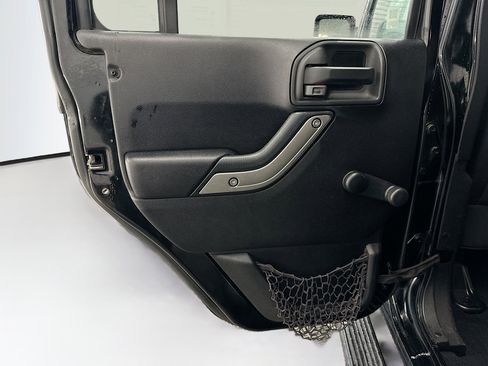 Used 2015 Jeep Wrangler Unlimited Sport w/ Connectivity Group AWD/4WD image 24