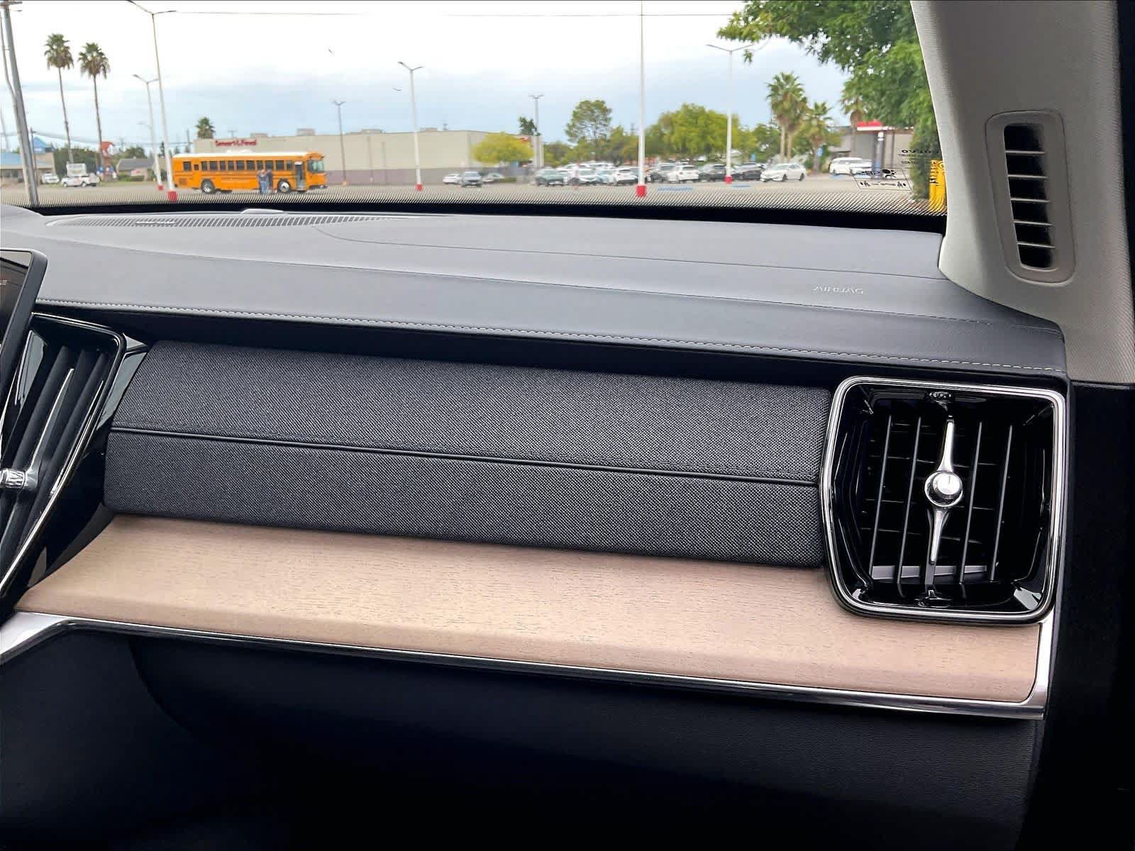 New 2027 Volvo XC90 B6 Plus AWD/4WD image 27