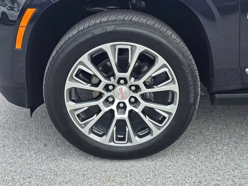 Used 2026 GMC Yukon Denali w/ Sun & Power Step Package RWD image 9